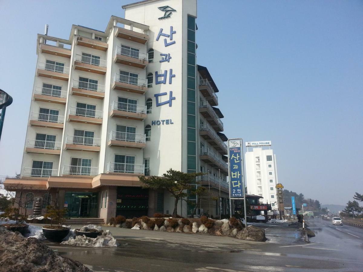 Benikea Hotel Mountain & Ocean Yangyang Exterior foto